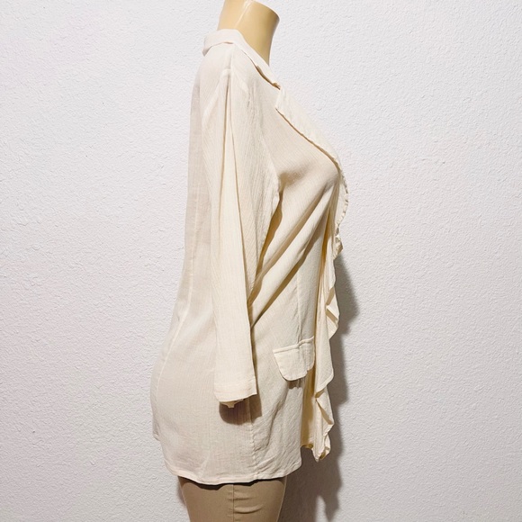 Chico’s Size 2 Off White Ruffle Tunic - Picture 5 of 7